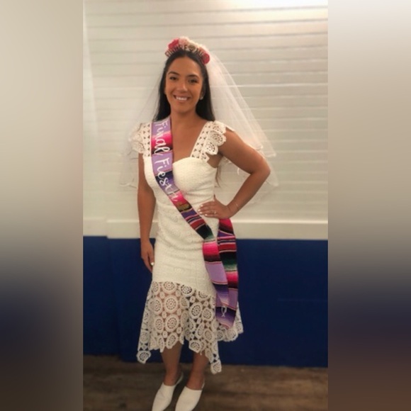 TWO SISTERS THE LABEL BLUSH WHITE LACE MIDI DRESS WITH SWEETHEART NECKLINE - Picture 4 of 7